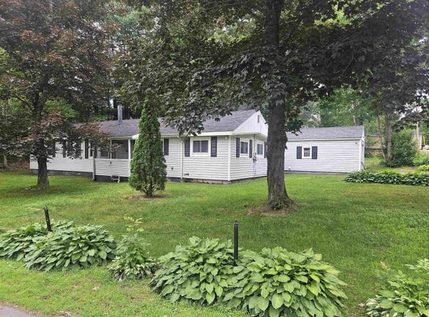 16 Robin Lane, Moultonborough, NH 03254