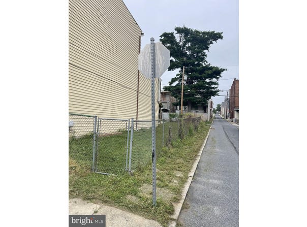 2027 LOGAN STREET, HARRISBURG, PA 17102