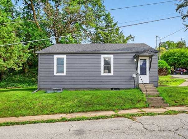34 E Broadway Street, Colfax, IA 50054