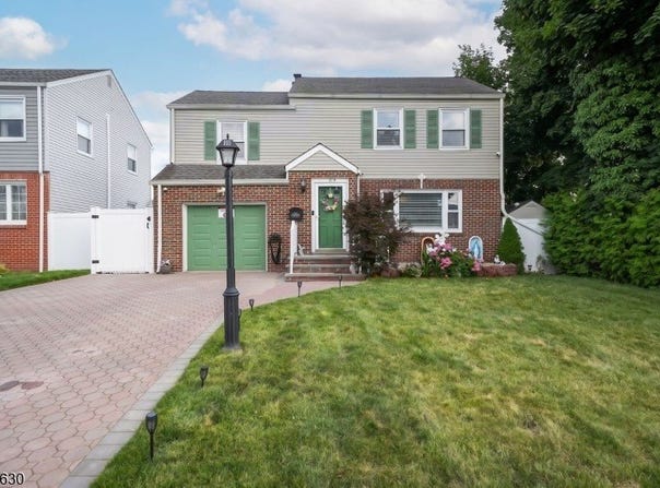219 Burroughs Ter, Union Twp., NJ 07083-9011