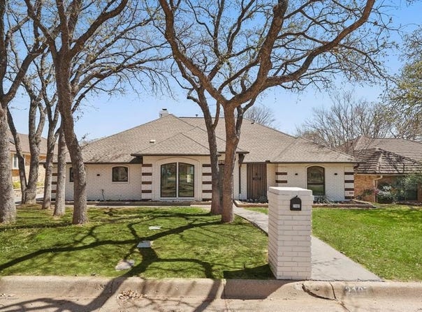 2107 Emerald Lake Drive, Arlington, TX 76013