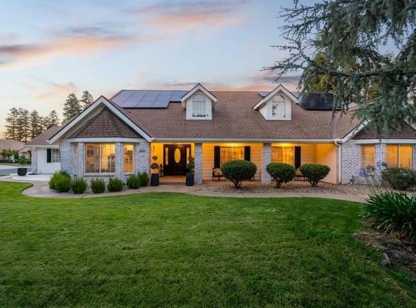 575 Alluvial Avenue W, Clovis, CA 93611