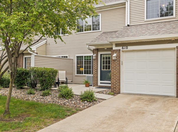6855 Woodland Avenue, West Des Moines, IA 50266