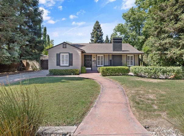 1708 W Myrtle Avenue, Visalia, CA 93277