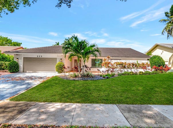 355 Deer Creek Woodlake Lane, Deerfield Beach, FL 33442