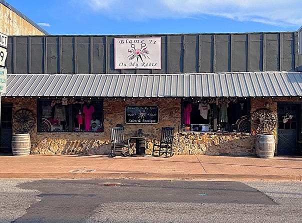 208 W Main Street, Mountain View, AR 72560-0000