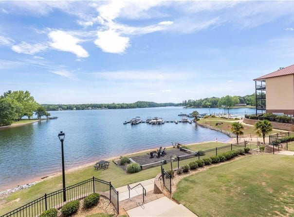 111 LEE ROAD 802, VALLEY, AL 36854