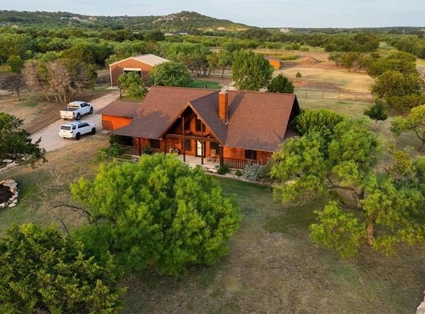 1222 Canyon Wren Loop, Graford, TX 76449