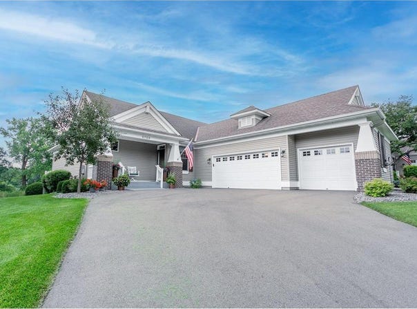 9769 Wedgewood Circle, Woodbury, MN 55125