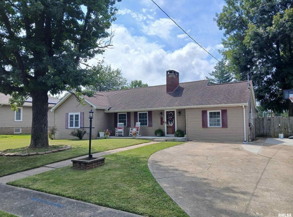 403 W 8TH Street, Johnston City, IL 62951