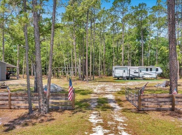 18010 NE COUNTY ROAD 1471, WALDO, FL 32694