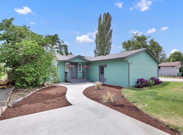 2631 W Beacon Ave, Spokane, WA 99208