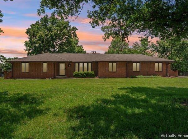 26966 Willow Drive, Paola, KS 66071