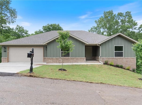 3 Islay  LN, Bella Vista, AR 72715