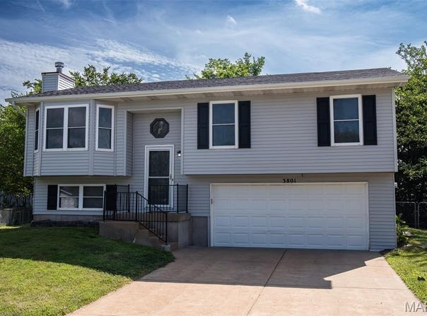 3801 Larkspur Landing Drive, Imperial, MO 63052