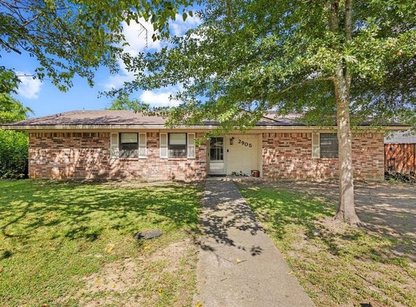 2905 Melmar Park Street, Commerce, TX 75428