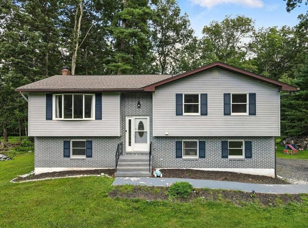 52 Bull Pine Road, East Stroudsburg, PA 18301