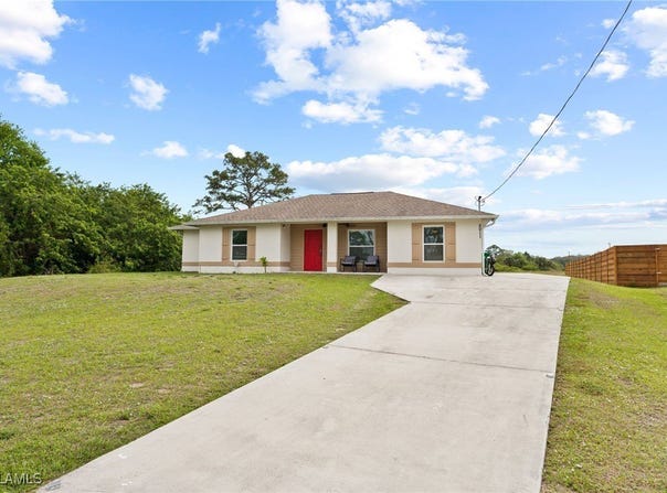 5011 Dania Circle, Labelle, FL 33935