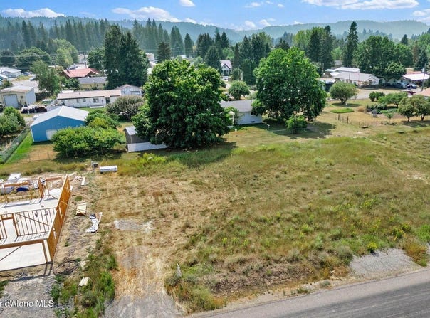 6816 Selkirk St, Bonners Ferry, ID 83805