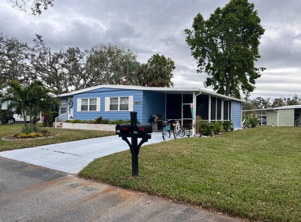 5872 Camelot Drive South, Sarasota, FL 34233