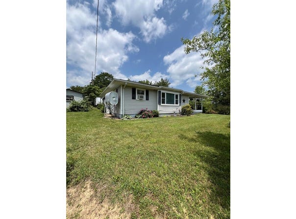 27 Ivy Lane, Fries, VA 24330