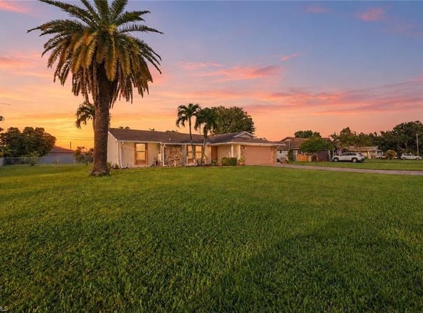 1919 SE 1st St, CAPE CORAL, FL 33990