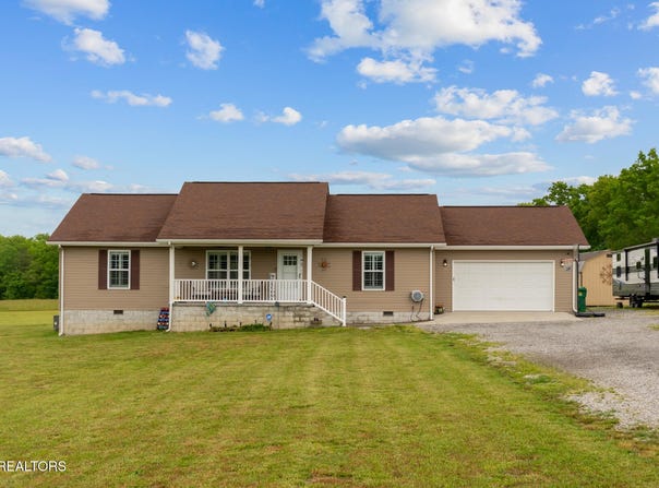 233 Georgee Rd, Jamestown, TN 38556