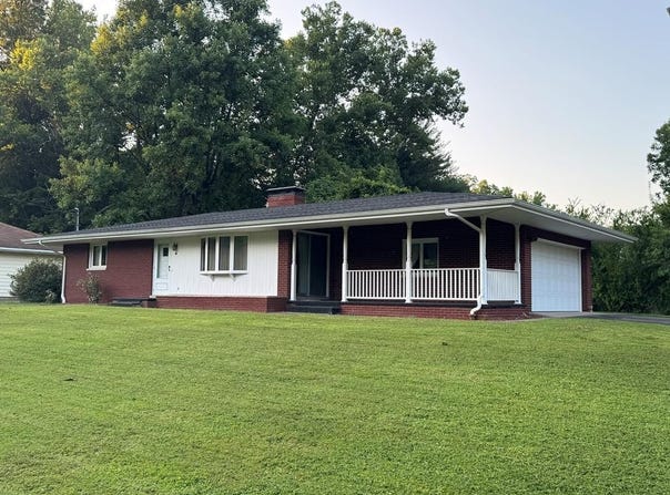41 Rolling Acres Rd, New Martinsville, WV 26155