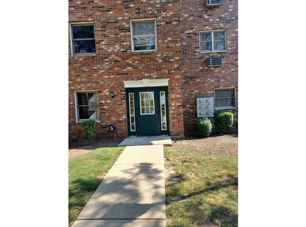 4314 W Shamrock Lane, McHenry, IL 60050