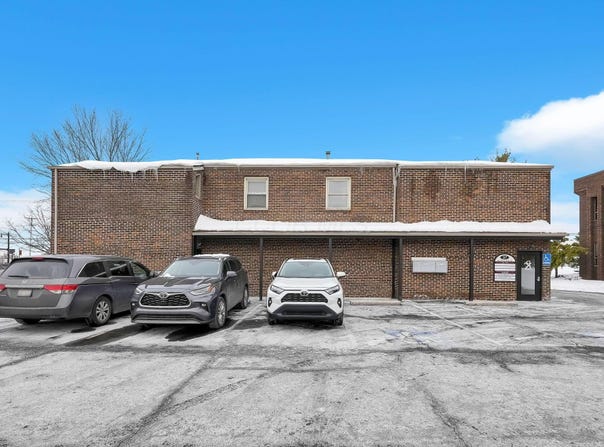 37 E Wilson Bridge Road, Worthington, OH 43085
