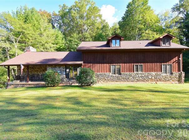 586 Justice Ridge Road, Candler, NC 28715