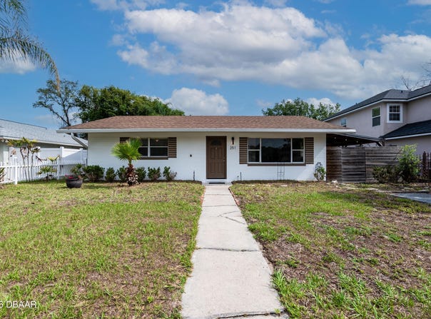 251 Pine Tree Drive, Casselberry, FL 32707