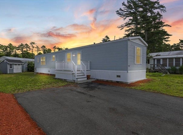 132 Queen Dr, Wareham, MA 02576