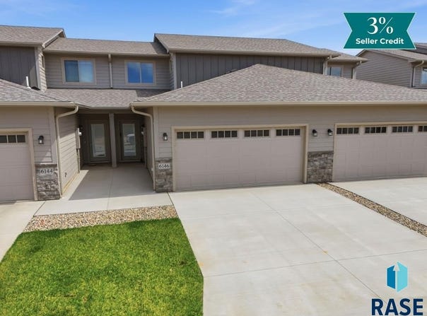 6146 S Bison Pl, Sioux Falls, SD 57108