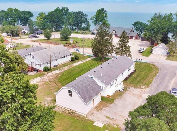 3753 Edgewater Drive, Vermilion, OH 44089