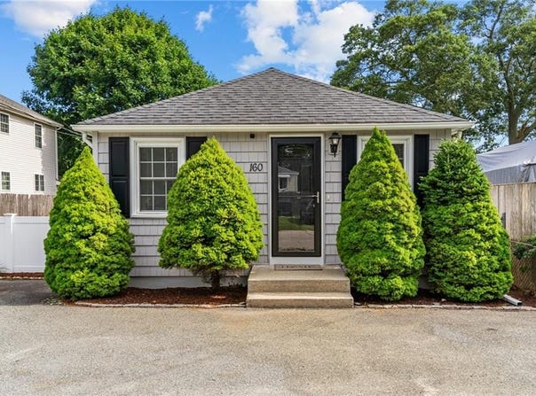 160 Coburn Street, Warwick, RI 02889
