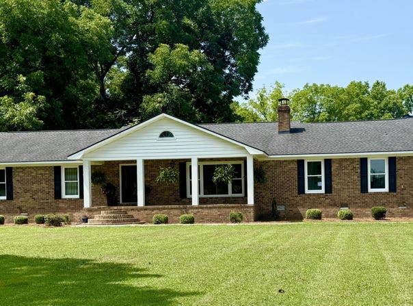 915 W Main Street, Harleyville, SC 29448