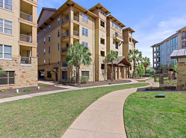 96 Island DR, Horseshoe Bay, TX 78657