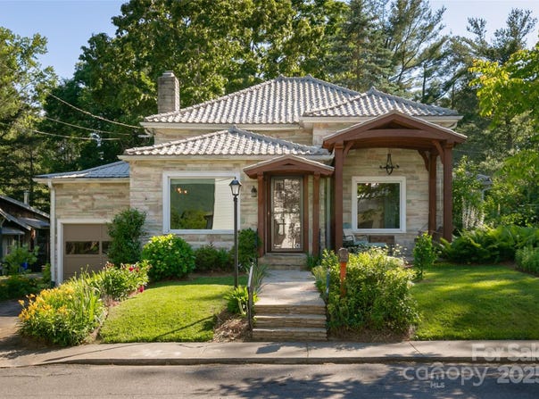 125 Church Street, Black Mountain, NC 28711