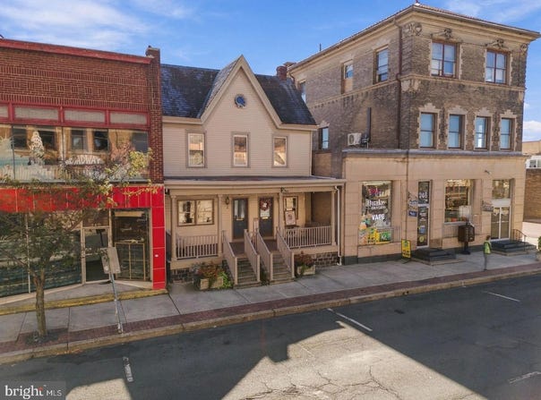 242-248 W BROAD Street, QUAKERTOWN, PA 18951