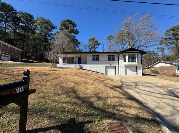 1416 29TH AVE N, Hueytown, AL 35023
