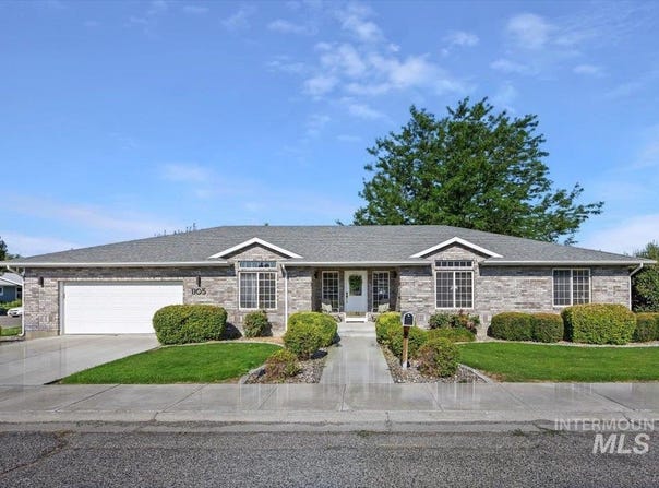 1105 Utah Street, Gooding, ID 83330-0000