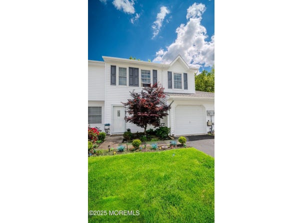 25 Atlantis Terrace, Freehold, NJ 07728