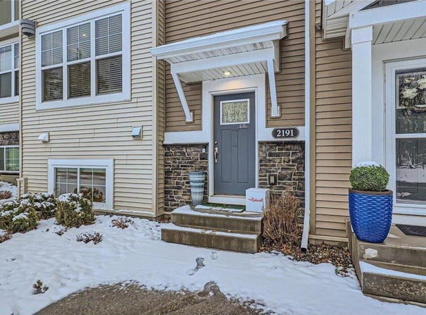 2191 Gateway Hill Road, North Saint Paul, MN 55109