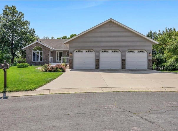 1366 Westwood Road NW, Hutchinson, MN 55350
