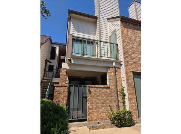 2301 Balsam Drive, Arlington, TX 76006