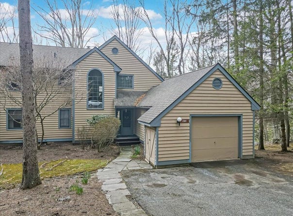 2181 Oak Hill Drive, Buck Hill Falls, PA 18323