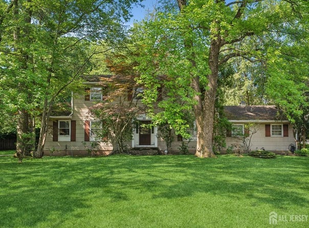 2 Christopher Court, Edison, NJ 08820