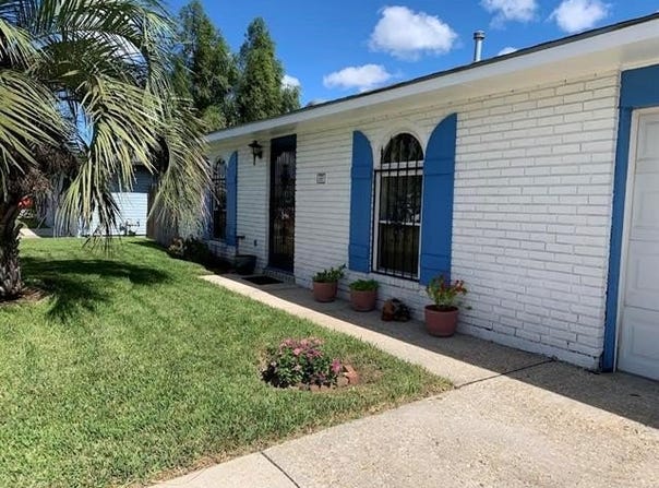 957 E KRUEGER Lane, Westwego, LA 70094