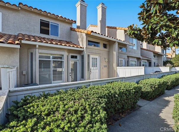 27422 Iris Avenue, Mission Viejo, CA 92692